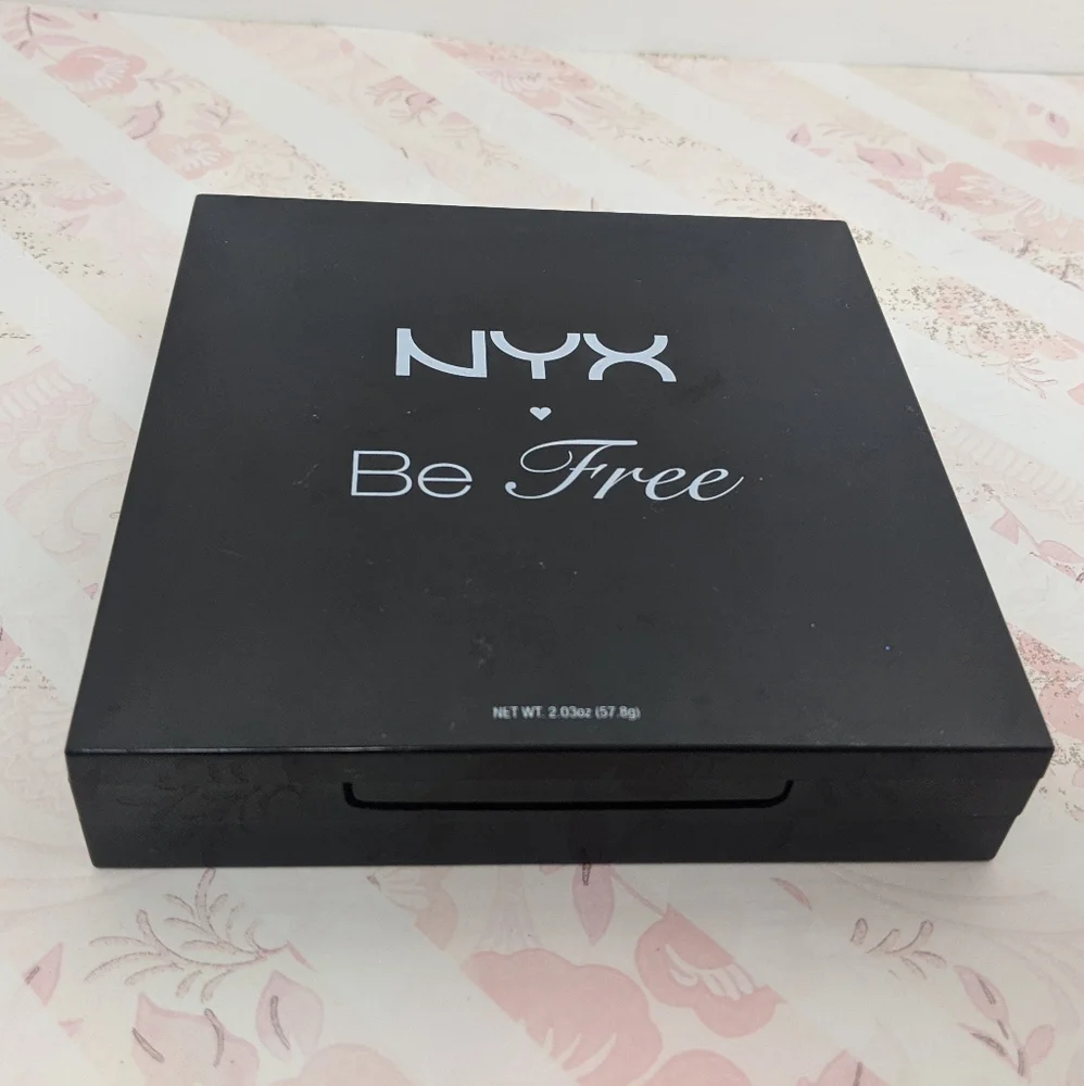 NYX Be Free Makeup Palette Eyeshadow Lip Blush